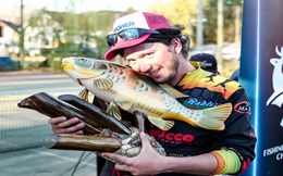 Stiuca sustinut de crapi, ciortani, carasi, platici si cleni! 